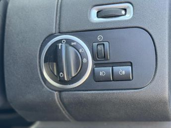 Land Rover Discovery 4 3.0 SD V6 SE Auto 4WD Euro 5 (s/s) 5dr