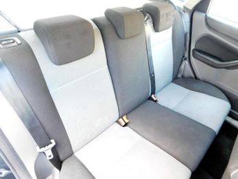 Ford Focus 1.6 Zetec 5dr