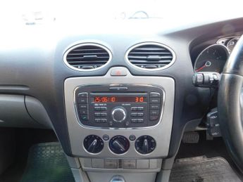 Ford Focus 1.6 Zetec 5dr