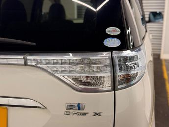 TOYOTA ESTIMA Hybrid 2.4