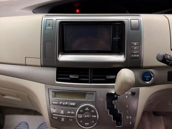 TOYOTA ESTIMA Hybrid 2.4
