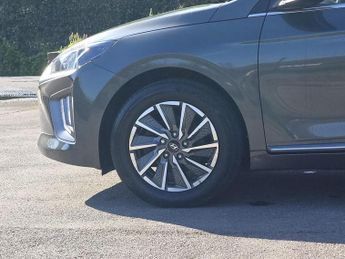 Hyundai IONIQ 38.3kWh Premium Hatchback 5dr Electric Auto (136 ps)