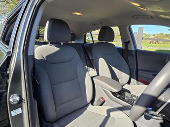Hyundai IONIQ 38.3kWh Premium Hatchback 5dr Electric Auto (136 ps)