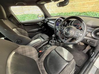 MINI HATCH 2.0 Cooper S Hatchback 5dr Petrol Auto Euro 6 (s/s) (192 ps) 12 