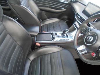 MG MG HS 1.5 T-GDI Exclusive DCT Euro 6 (s/s) 5dr