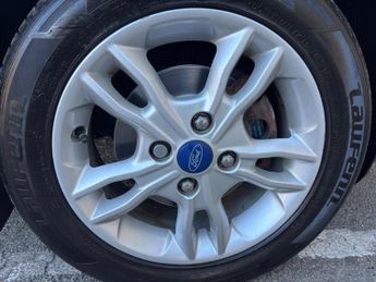 Ford Fiesta 1.0T EcoBoost Zetec Euro 5 (s/s) 5dr