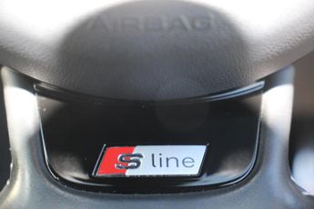 Audi A6 Avant 2.0 TDI ultra Black Edition S Tronic Euro 6 (s/s) 5dr