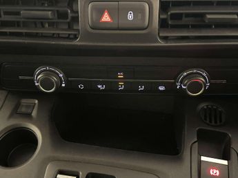 Vauxhall Combo Electric 2300 50kWh Sportive Panel Van 5dr Electric Auto L1 H1 (136 ps)