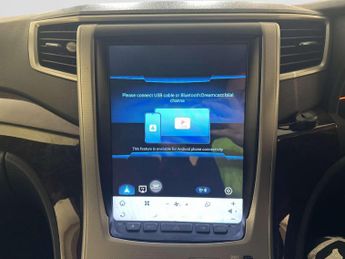 Toyota Vellfire 2.4L Petrol MPV 8 Seats Automatic White