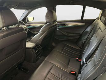 BMW 5 Series 3.0 530d M Sport Saloon 4dr Diesel Auto xDrive Euro 6 (s/s) (265