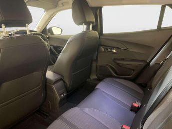 Peugeot E-2008 50kWh Allure Premium SUV 5dr Electric Auto (136 ps)