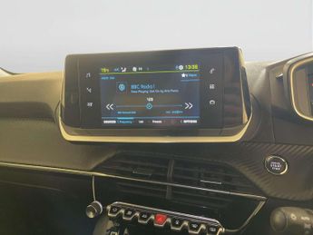 Peugeot E-2008 50kWh Allure Premium SUV 5dr Electric Auto (136 ps)