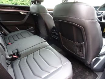 Volkswagen Touareg 3.0 TDI V6 R-Line Tech Plus Tiptronic 4Motion Euro 6 (s/s) 5dr