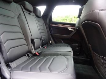 Volkswagen Touareg 3.0 TDI V6 R-Line Tech Plus Tiptronic 4Motion Euro 6 (s/s) 5dr