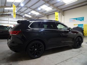 Volkswagen Touareg 3.0 TDI V6 R-Line Tech Plus Tiptronic 4Motion Euro 6 (s/s) 5dr