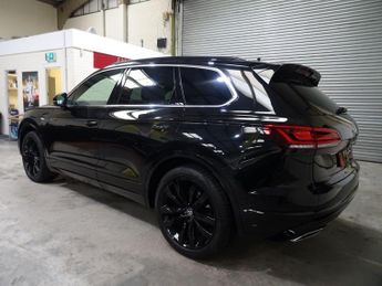 Volkswagen Touareg 3.0 TDI V6 R-Line Tech Plus Tiptronic 4Motion Euro 6 (s/s) 5dr
