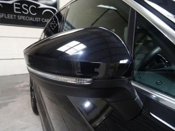 Volkswagen Touareg 3.0 TDI V6 R-Line Tech Plus Tiptronic 4Motion Euro 6 (s/s) 5dr