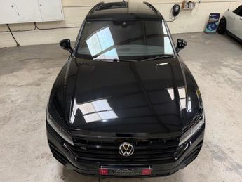 Volkswagen Touareg 3.0 TDI V6 R-Line Tech Plus Tiptronic 4Motion Euro 6 (s/s) 5dr