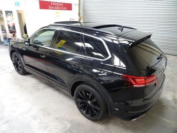 Volkswagen Touareg 3.0 TDI V6 R-Line Tech Plus Tiptronic 4Motion Euro 6 (s/s) 5dr