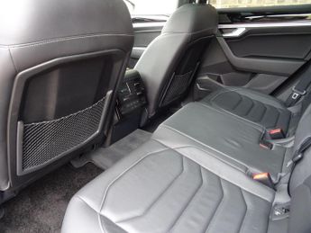 Volkswagen Touareg 3.0 TDI V6 R-Line Tech Plus Tiptronic 4Motion Euro 6 (s/s) 5dr