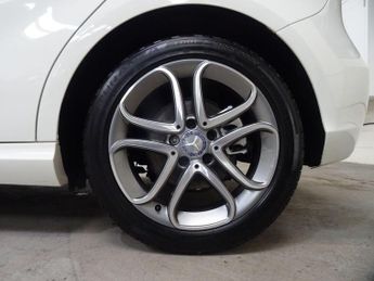 Mercedes-Benz A Class 1.8 A180 CDI BlueEfficiency Sport Hatchback 5dr Diesel 7G-DCT Eu