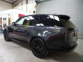 Land Rover Range Rover 3.0 D300 MHEV HSE Auto 4WD Euro 6 (s/s) 5dr