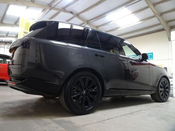 Land Rover Range Rover 3.0 D300 MHEV HSE Auto 4WD Euro 6 (s/s) 5dr