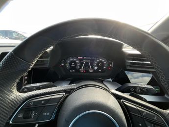 Audi A3 S LINE 40 TFSI E S-A