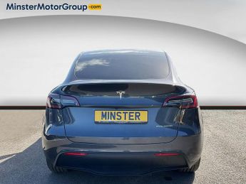 Tesla Model Y LONG RANGE AWD