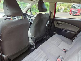 Toyota Yaris 1.33 Dual VVT-i Icon Euro 6 5dr (Safety Sense)