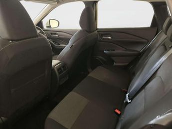 Nissan Qashqai 1.3 DIG-T MHEV Premiere Edition SUV 5dr Petrol Hybrid XTRON Euro