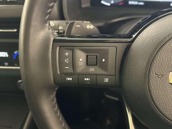 Nissan Qashqai 1.3 DIG-T MHEV Premiere Edition SUV 5dr Petrol Hybrid XTRON Euro