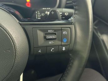 Nissan Qashqai 1.3 DIG-T MHEV Premiere Edition SUV 5dr Petrol Hybrid XTRON Euro