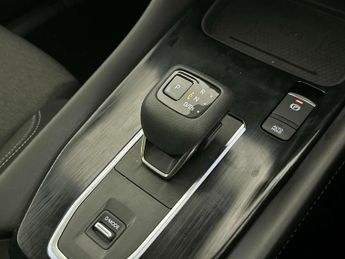 Nissan Qashqai 1.3 DIG-T MHEV Premiere Edition SUV 5dr Petrol Hybrid XTRON Euro