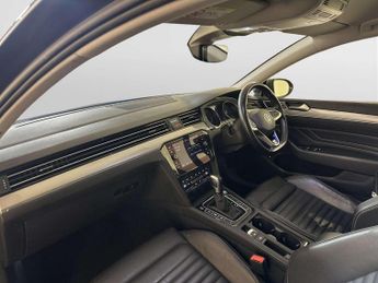 Volkswagen Passat 1.4 TSI 13kWh GTE Estate 5dr Petrol Plug-in Hybrid DSG Euro 6 (s