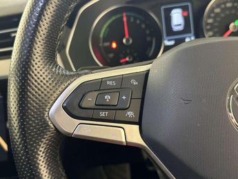 Volkswagen Passat 1.4 TSI 13kWh GTE Estate 5dr Petrol Plug-in Hybrid DSG Euro 6 (s