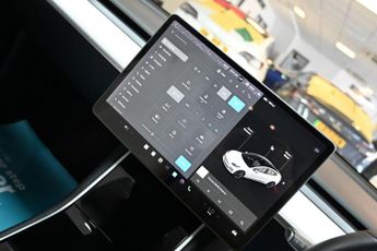 TESLA Model 3 (Dual Motor) Performance Saloon 4dr Electric Auto 4WDE (Performa