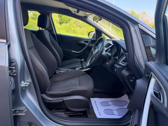 Vauxhall Astra 2.0 CDTi ecoFLEX SRi Sports Tourer Euro 5 (s/s) 5dr