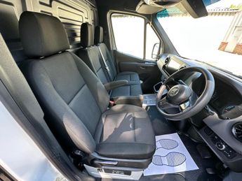 Mercedes-Benz eSprinter 55kWh Progressive Auto FWD L2 H2 5dr 20kW Charger