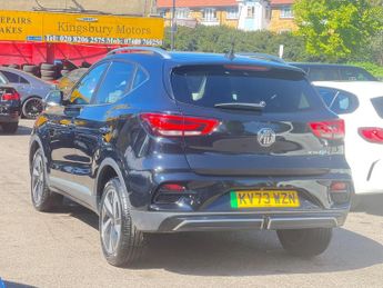 MG MG ZS 72.6kWh Trophy Connect Long Range Auto 5dr