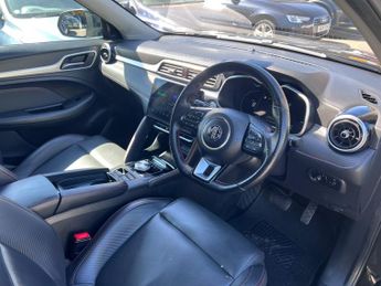 MG MG ZS 72.6kWh Trophy Connect Long Range Auto 5dr