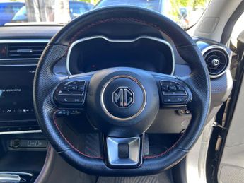 MG MG ZS 72.6kWh Trophy Connect Long Range Auto 5dr
