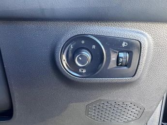 MG MG ZS 72.6kWh Trophy Connect Long Range Auto 5dr