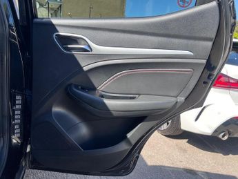 MG MG ZS 72.6kWh Trophy Connect Long Range Auto 5dr