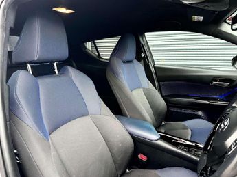 Toyota C-HR 1.8 C-HR-Dynamic HEV CVT 5dr