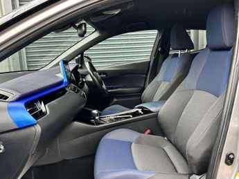 Toyota C-HR 1.8 C-HR-Dynamic HEV CVT 5dr