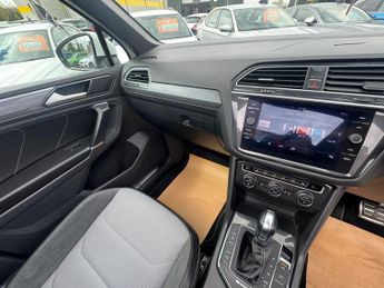 Volkswagen Tiguan 2.0 TDI R-Line DSG 4Motion Euro 6 (s/s) 5dr