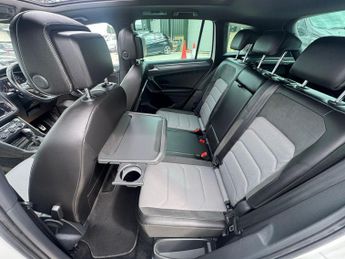 Volkswagen Tiguan 2.0 TDI R-Line DSG 4Motion Euro 6 (s/s) 5dr