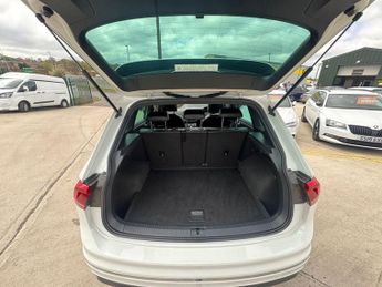 Volkswagen Tiguan 2.0 TDI R-Line DSG 4Motion Euro 6 (s/s) 5dr