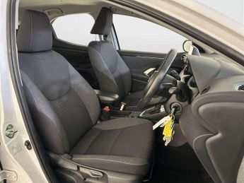 Toyota Yaris 1.5 VVT-h Icon Hatchback 5dr Petrol Hybrid E-CVT Euro 6 (s/s) (1